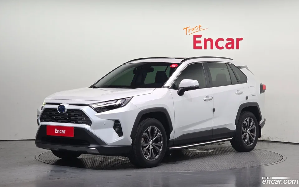 Toyota RAV4 2.5 4WD LTD 2024 — photo 1, buy with delivery to Moscow