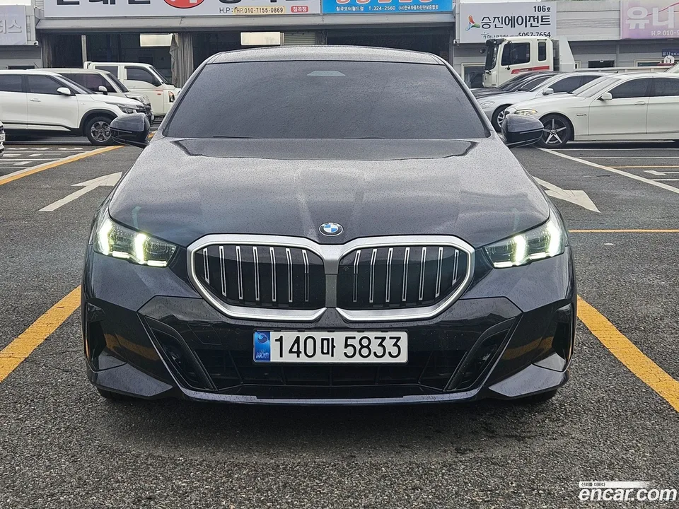 BMW 5 Series 520i M 2025 — фото 1, купить с доставкой в Москву