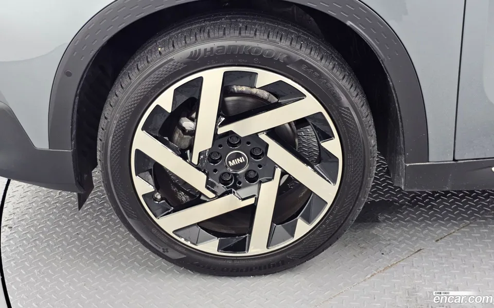 MINI Cooper S Countryman ALL4 2024 — thumbnail 2