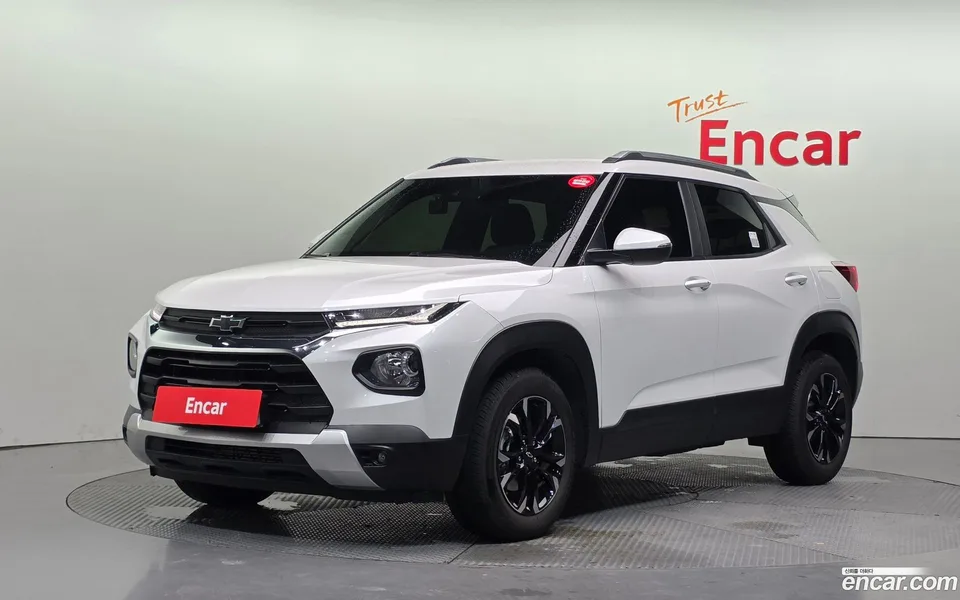 Chevrolet Trailblazer 1.3 2WD 2022 — photo 1, buy with delivery to Moscow