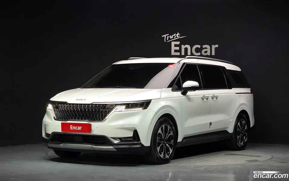 Kia Carnival 9 2022 — photo 1, buy with delivery to Moscow