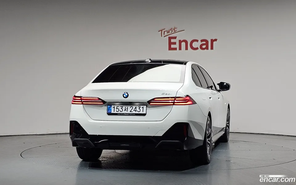 BMW 5 Series 520i M 2025 — thumbnail 4