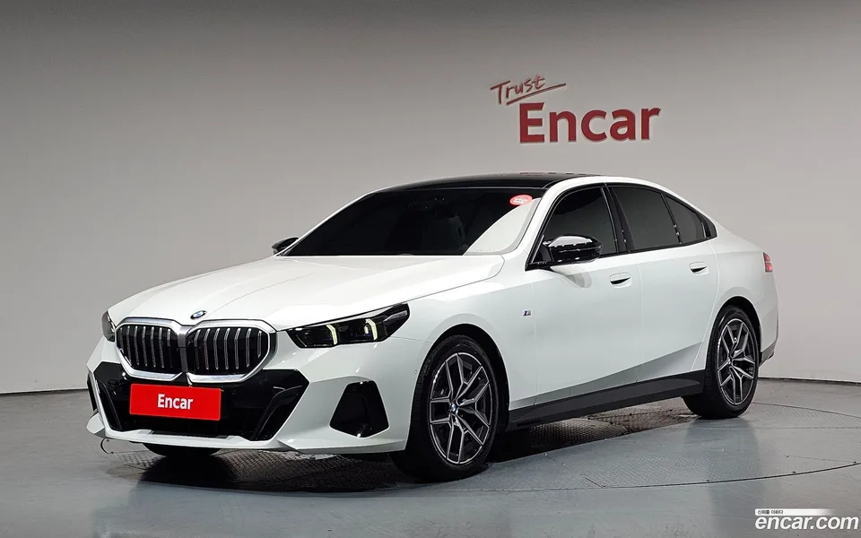 BMW 5 Series 520i M 2025 — photo 1, buy with delivery to Moscow