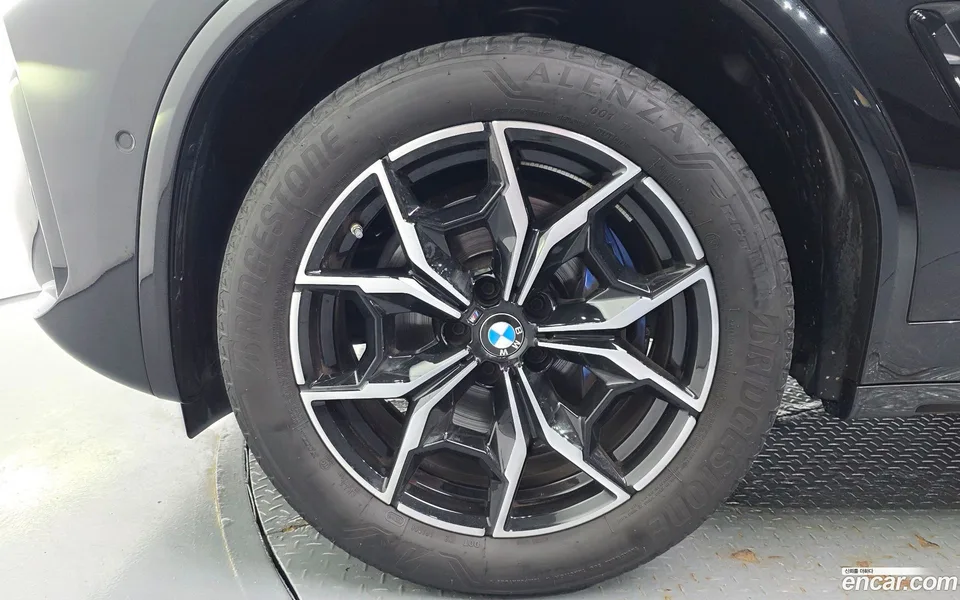 BMW X4 xDrive20i M 2023 — миниатюра 5