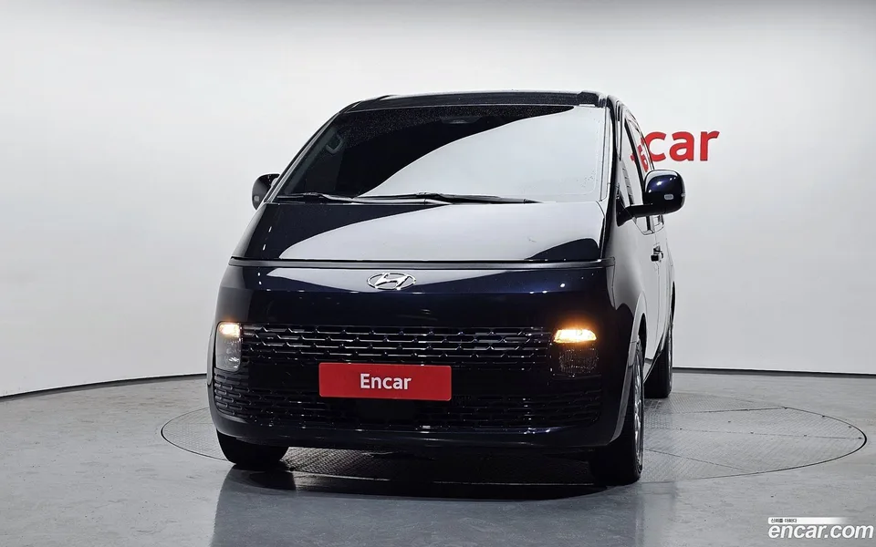 Hyundai Staria 3 2023 — thumbnail 3