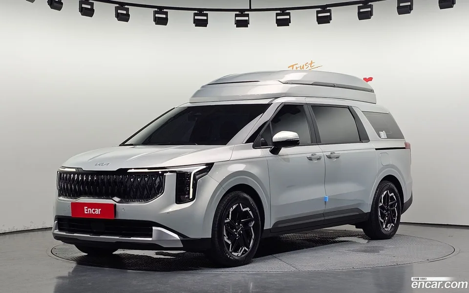 Kia Carnival 9 2024 — photo 1, buy with delivery to Moscow