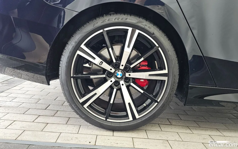 BMW 5 Series 530i xDrive M 2024 — миниатюра 2