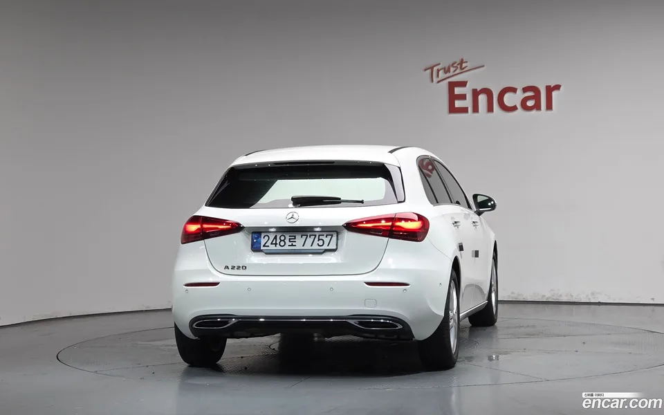 Mercedes-Benz A-Class A220 2024 — thumbnail 4