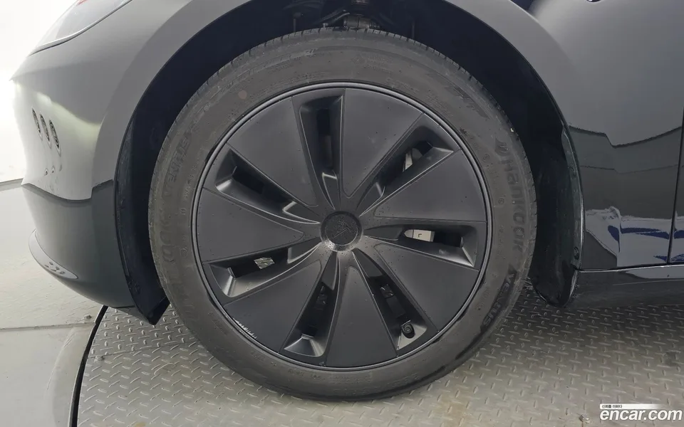Tesla Model 3 AWD 2024 — thumbnail 2