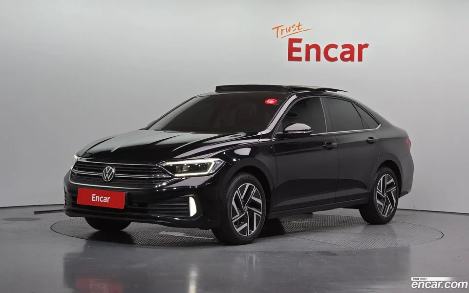 Volkswagen Jetta 1.5 TSI 2023 — photo 1, buy with delivery to Moscow