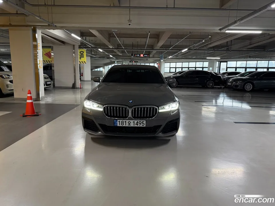 BMW 5 Series 520i M 2022 — thumbnail 3