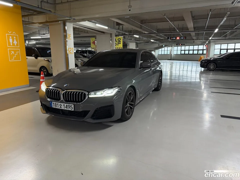 BMW 5 Series 520i M 2022 — photo 1, buy with delivery to Moscow
