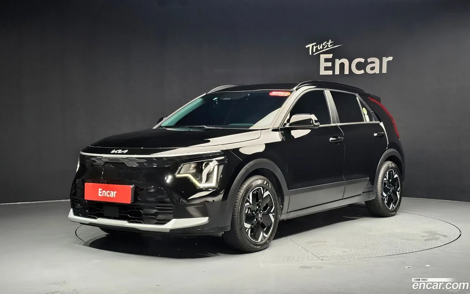 Kia Niro EV 2023 — photo 1, buy with delivery to Moscow