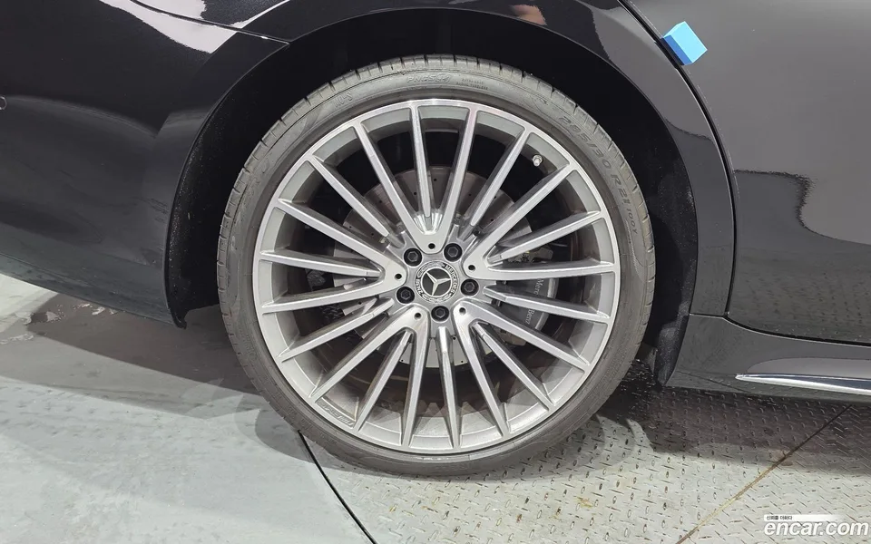 Mercedes-Benz S-Class S500L 4MATIC 2023 — thumbnail 5