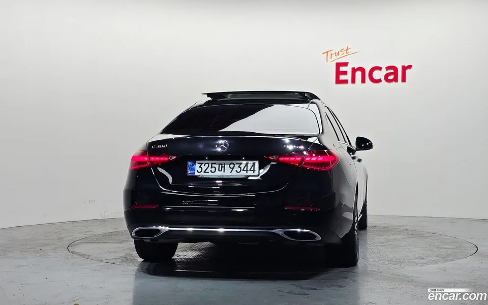 Mercedes-Benz C-Class C300 4MATIC 2023 — thumbnail 4