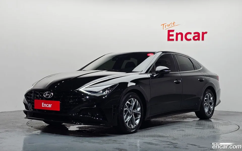 Hyundai Sonata 2.0 2022 — photo 1, buy with delivery to Moscow