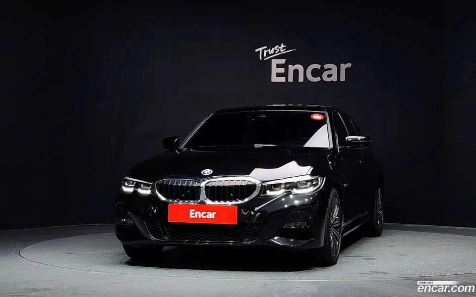 BMW 3 Series 320e M 2022 — thumbnail 3