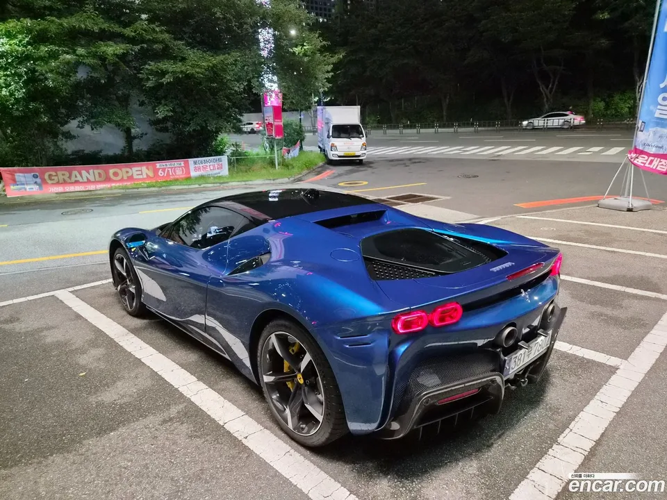 Ferrari SF90 Stradale 4.0 2023 — thumbnail 4