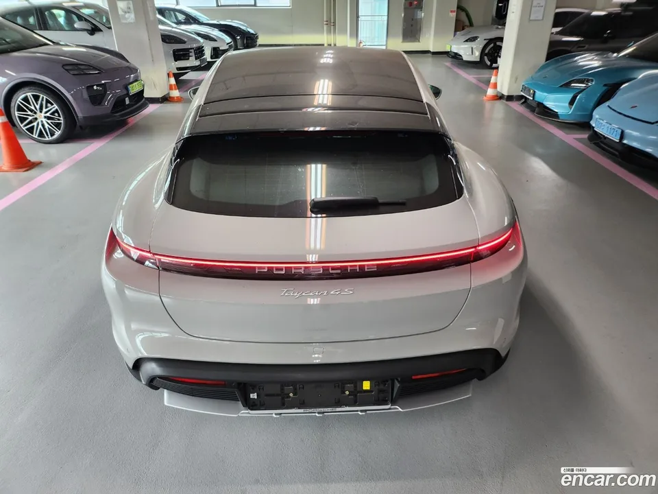 Porsche Taycan 4S 2025 — thumbnail 4