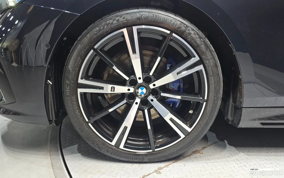 BMW 5 Series 530i xDrive M 2024 — thumbnail 2