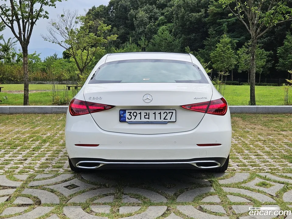 Mercedes-Benz C-Class C300 4MATIC 2024 — thumbnail 2