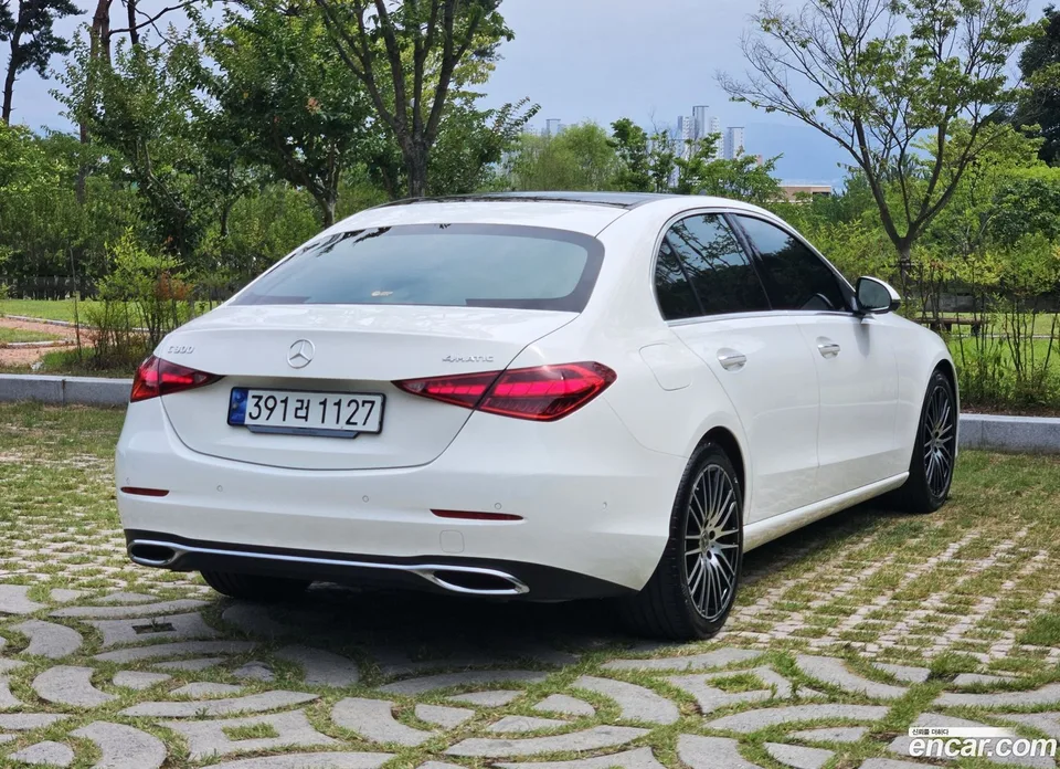 Mercedes-Benz C-Class C300 4MATIC 2024 — thumbnail 3