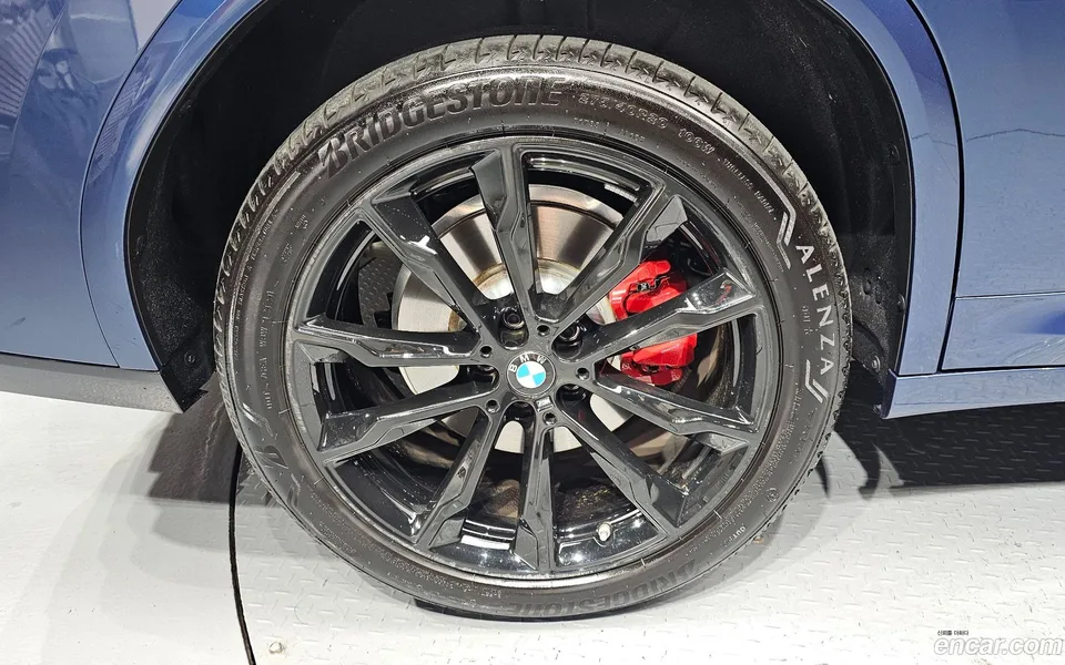 BMW X4 xDrive20i M 2025 — миниатюра 2