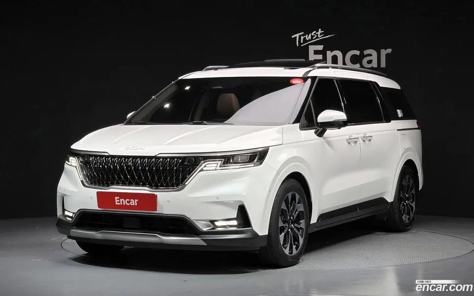 Kia Carnival 9 2022 — photo 1, buy with delivery to Moscow