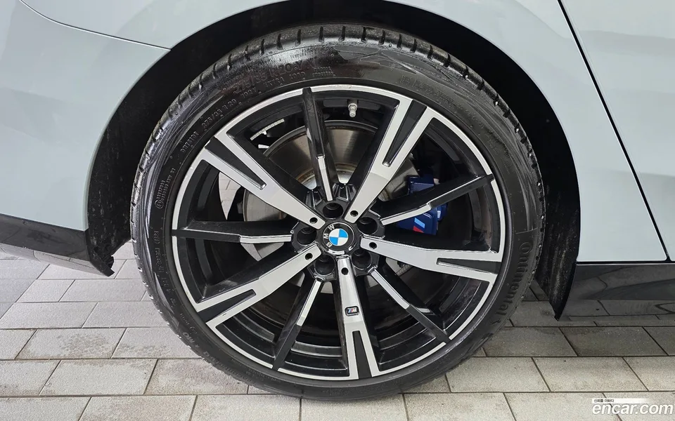 BMW 5 Series 530i xDrive M 2024 — thumbnail 2