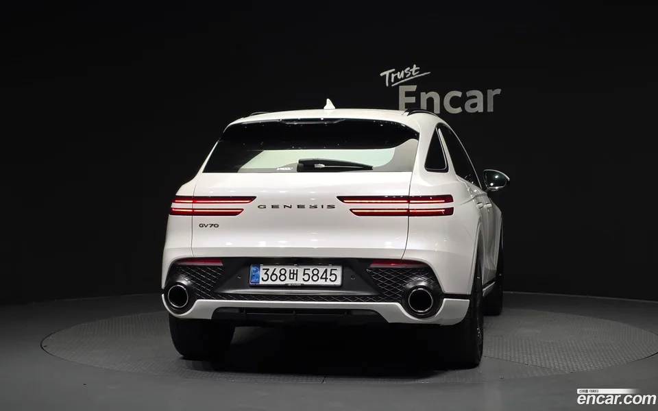 Genesis GV70 2.5T 2WD 2023 — thumbnail 4