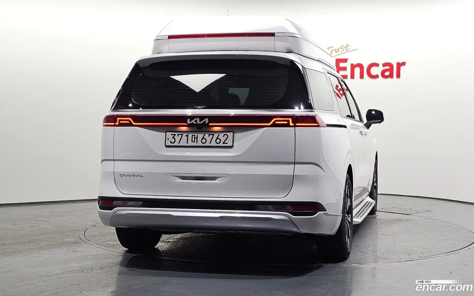 Kia Carnival 9 2023 — thumbnail 4