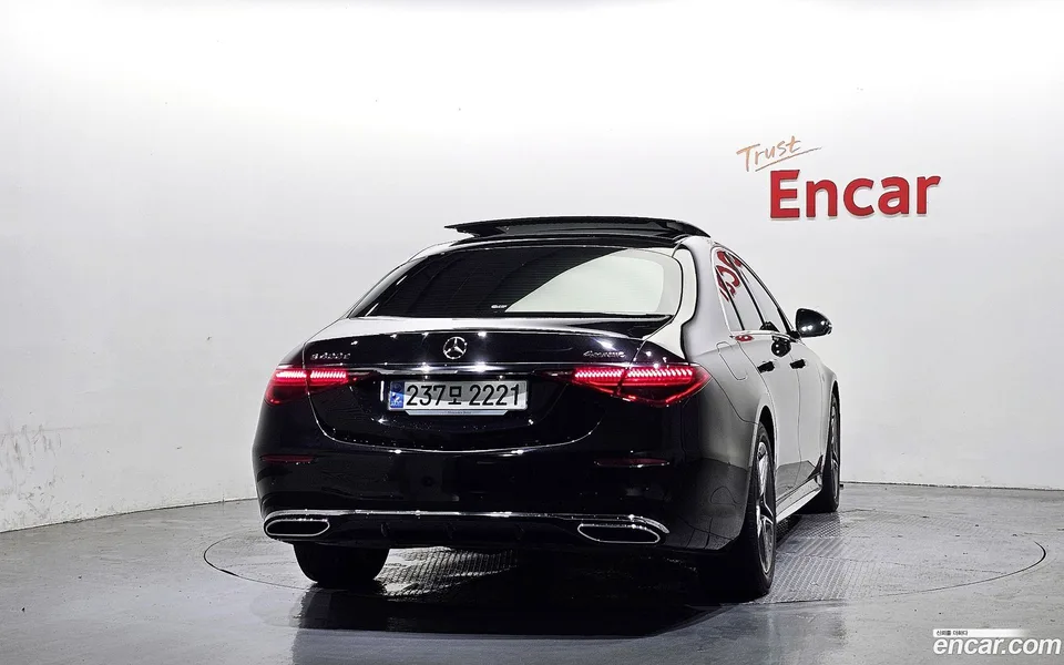 Mercedes-Benz S-Class S400 d 4MATIC 2023 — thumbnail 4