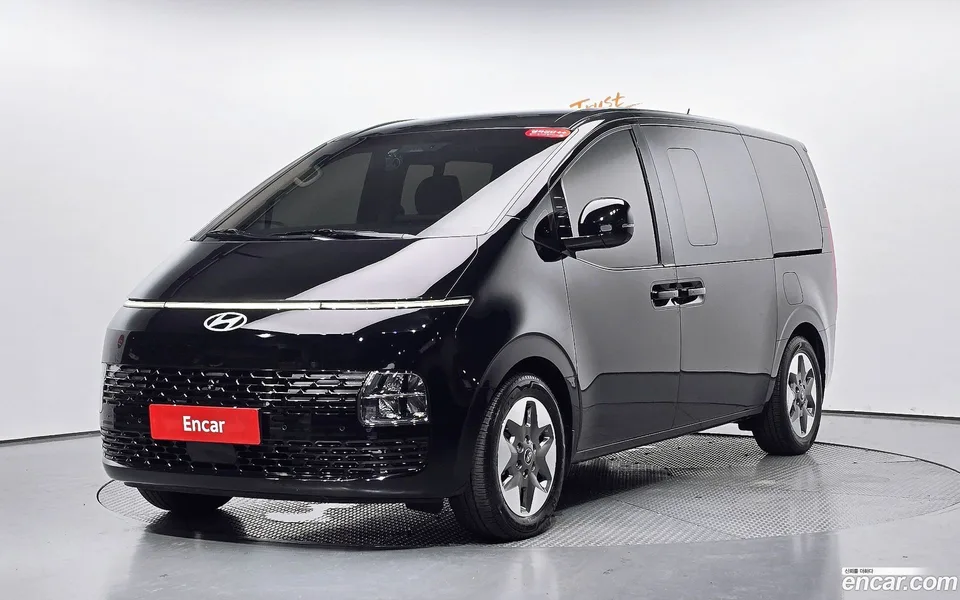 Hyundai Staria 9 2024 — photo 1, buy with delivery to Moscow