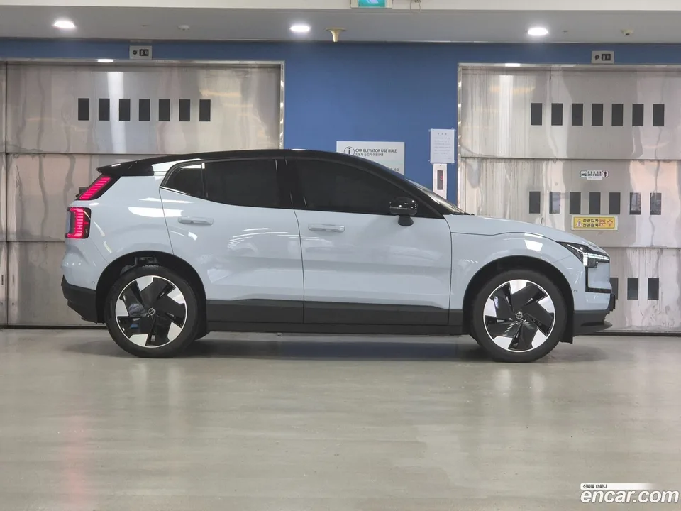 Volvo EX30 2025 — миниатюра 4