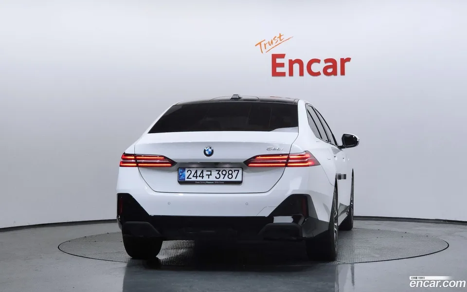 BMW 5 Series 520i M 2025 — thumbnail 4