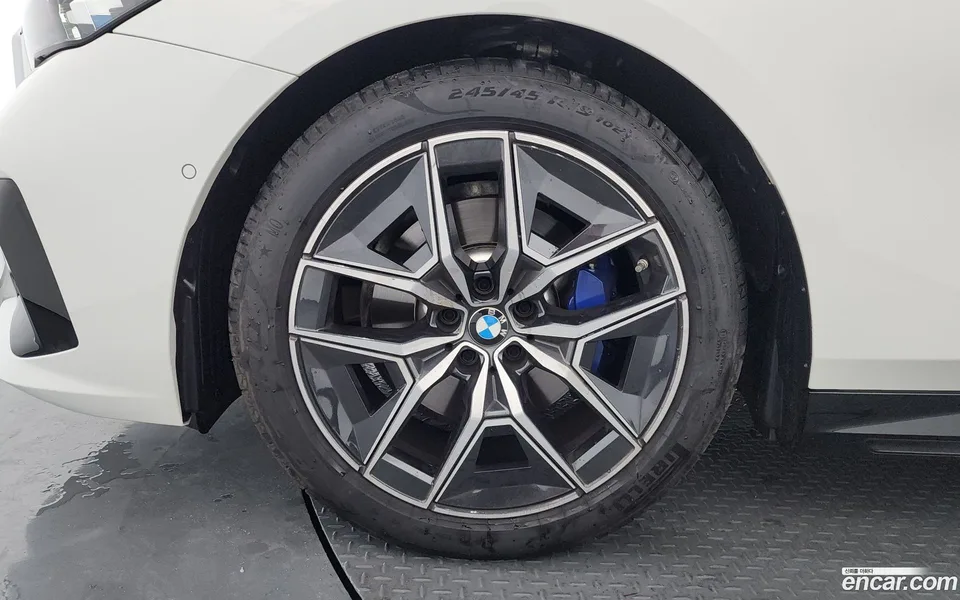 BMW 5 Series 520i M 2025 — thumbnail 5