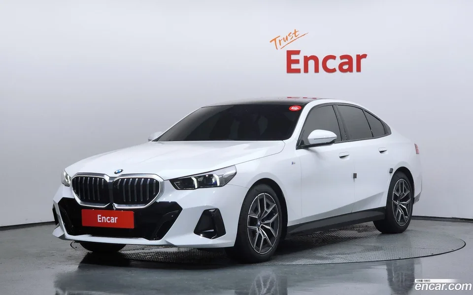 BMW 5 Series 520i M 2025 — photo 1, buy with delivery to Moscow