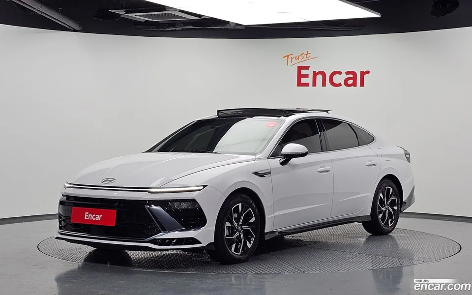 Hyundai Sonata The Edge 2.0 2023 — photo 1, buy with delivery to Moscow
