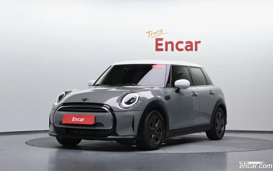 MINI Cooper 5 2022 — photo 1, buy with delivery to Moscow