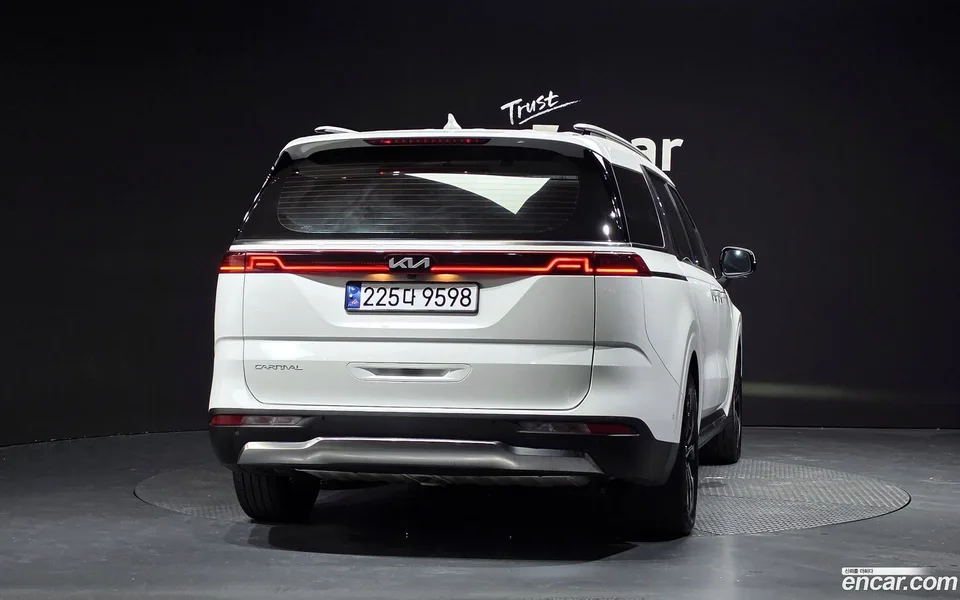 Kia Carnival 7 2022 — thumbnail 4
