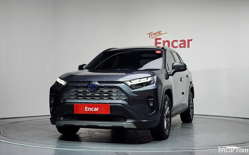Toyota RAV4 2.5 4WD LTD 2024 — миниатюра 3