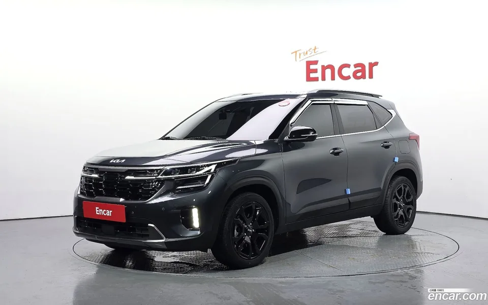 Kia Seltos 1.6 2WD 2023 — photo 1, buy with delivery to Moscow