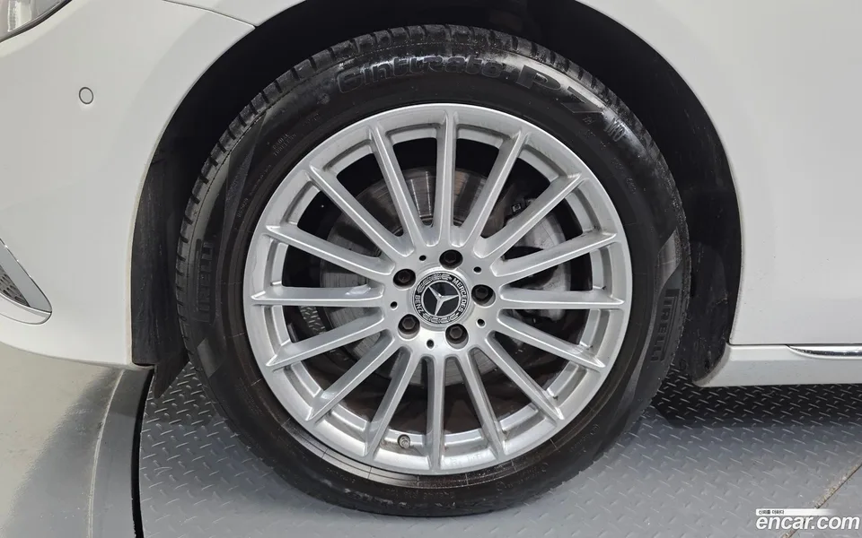 Mercedes-Benz E-Class E250 2022 — thumbnail 2