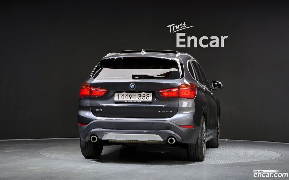 BMW X1 xDrive 20i xLine 2022 — thumbnail 4