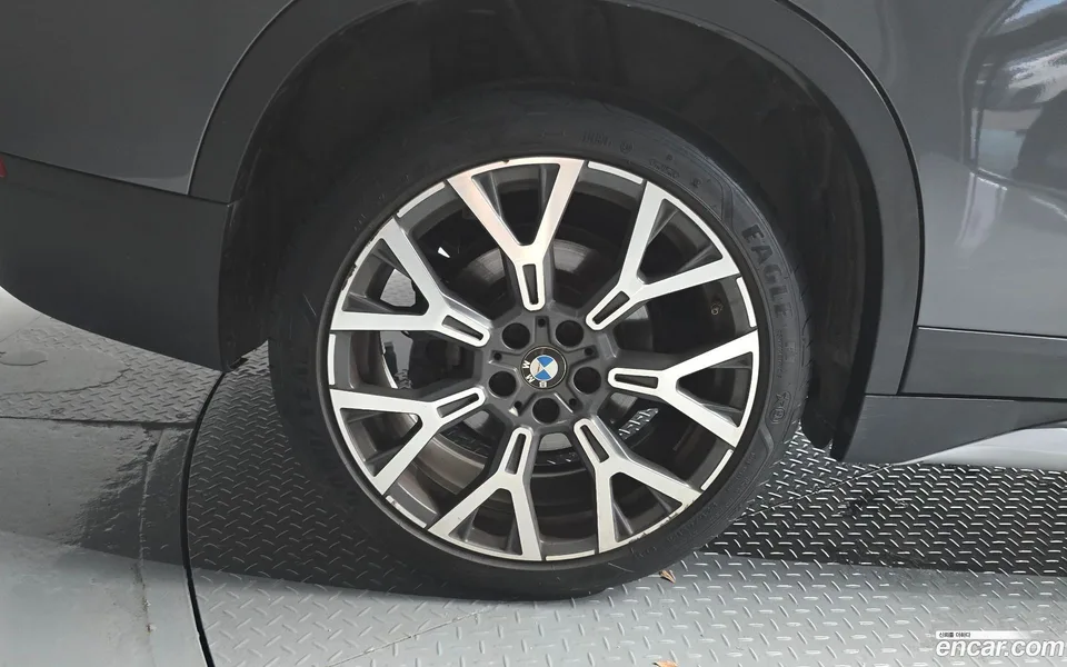 BMW X1 xDrive 20i xLine 2022 — thumbnail 5
