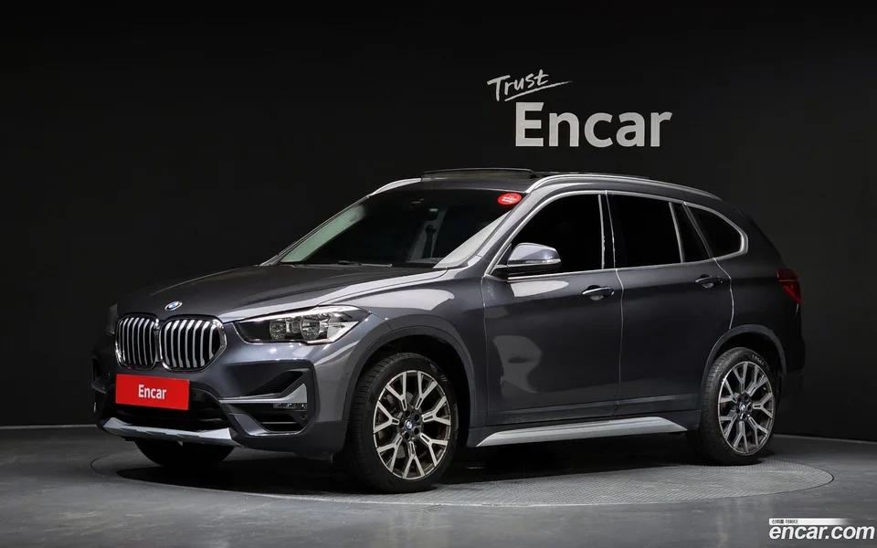 BMW X1 xDrive 20i xLine 2022 — photo 1, buy with delivery to Moscow