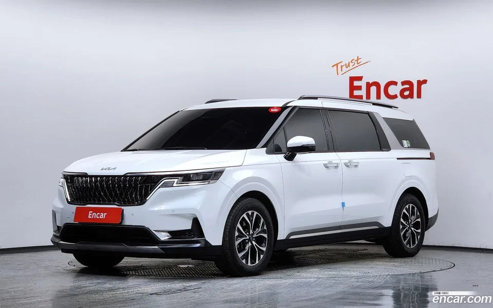Kia Carnival 9 2023 — photo 1, buy with delivery to Moscow