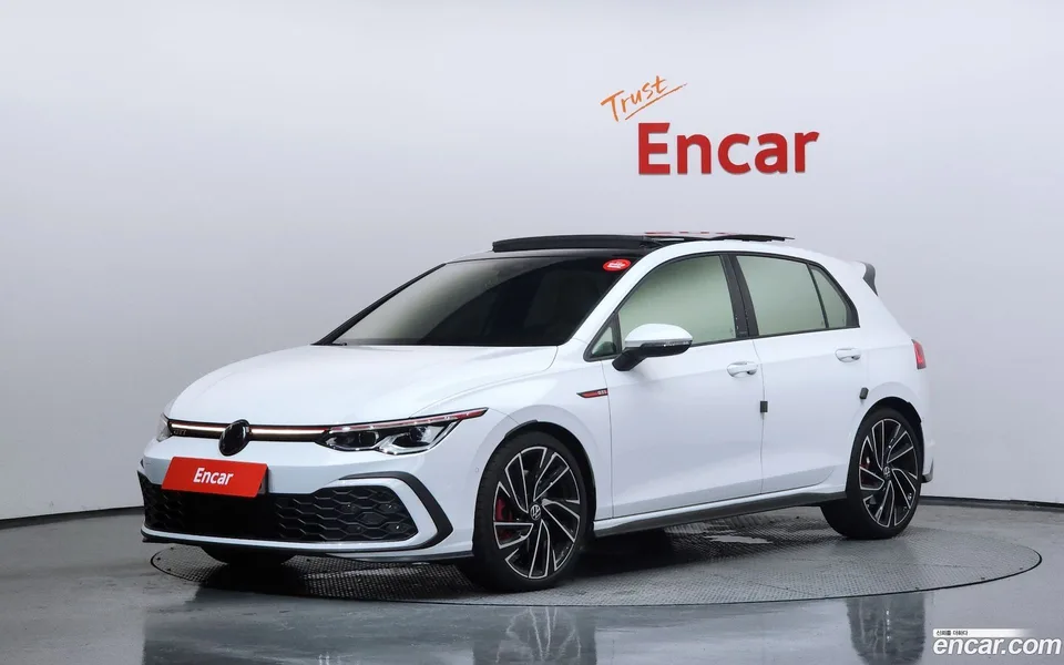 Volkswagen Golf 2.0 GTI 2024 — photo 1, buy with delivery to Moscow