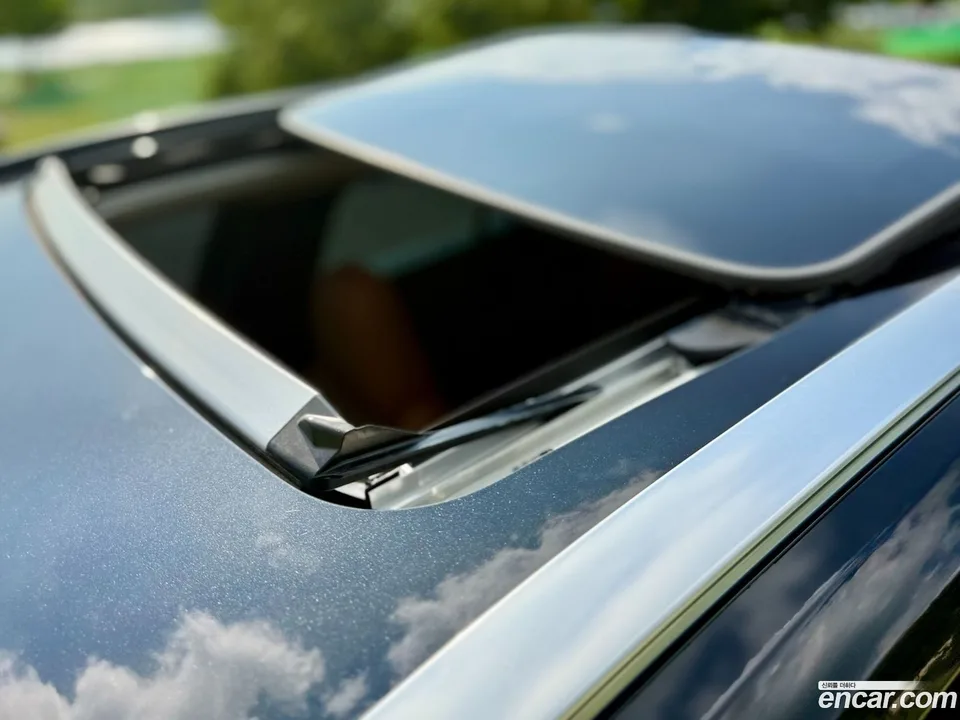 Lexus UX 300e 2WD 2022 — thumbnail 5