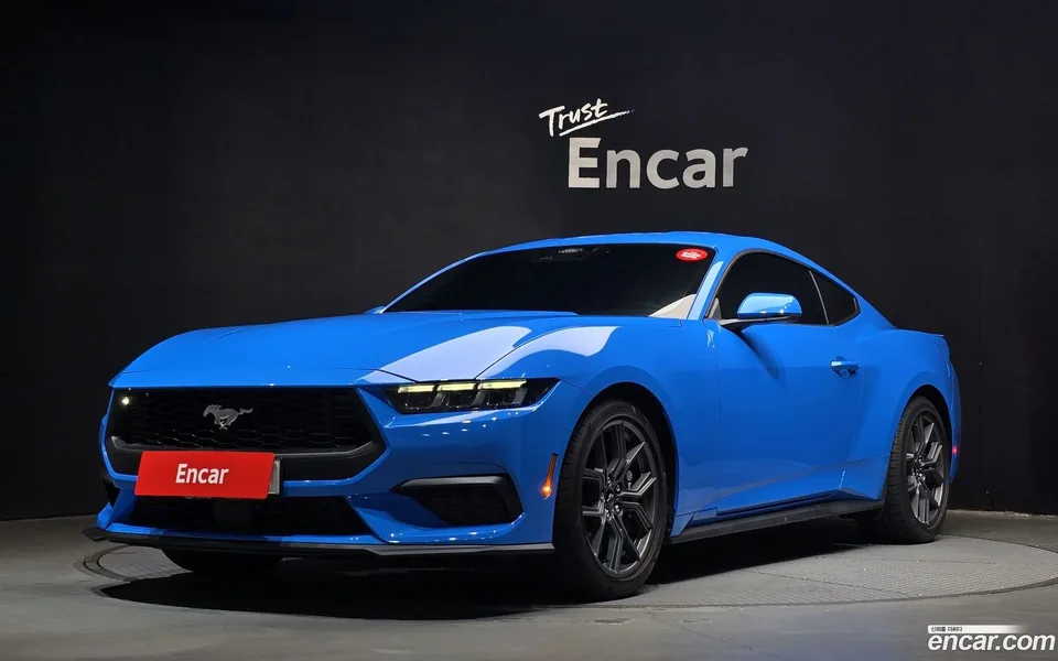 Ford Mustang 2.3 2025 — photo 1, buy with delivery to Moscow